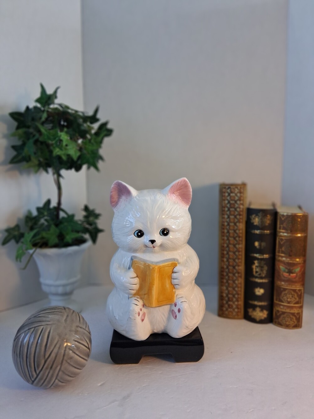 VTG '70s Ceramic Cat Coin Bank Kitten Reading Book w/Stopper 9.5" H